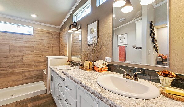 Vista Ridge / The Hacienda 320VR41604A Bathroom 67178