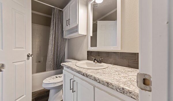 Vista Ridge / The Hacienda 320VR41604A Bathroom 67182