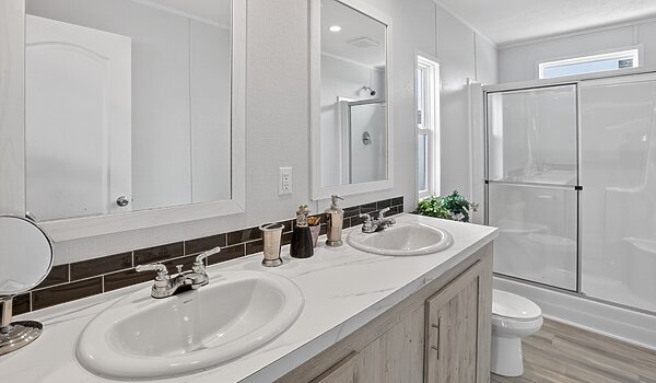 VERDE RANCH 28403N / PRICE STARTING AT $89,999 Bathroom 91802
