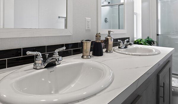 VERDE RANCH 28403N / PRICE STARTING AT $89,999 Bathroom 91803
