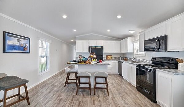 Emerald Singlewide / Emerald 16682A Kitchen 91342