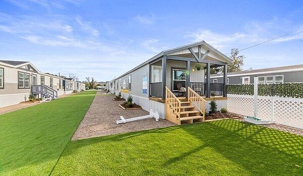 Emerald Singlewide / Emerald 16682A Exterior 91341