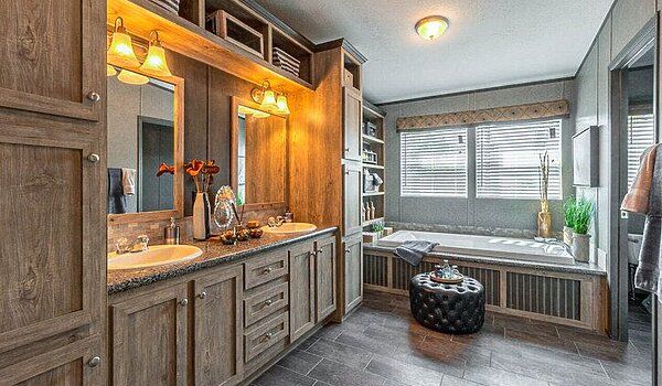 Masterpiece / Carrington 28643C Bathroom 91324