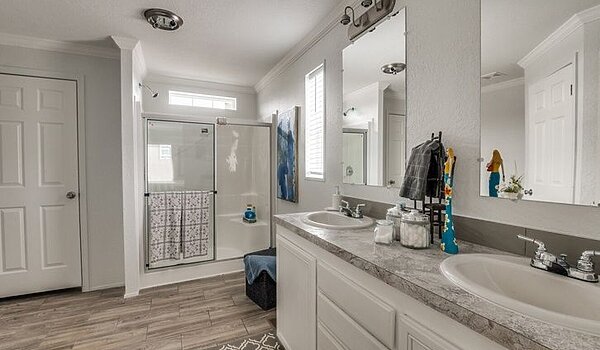 Emerald Doublewides / Emerald 28603A Bathroom 91331