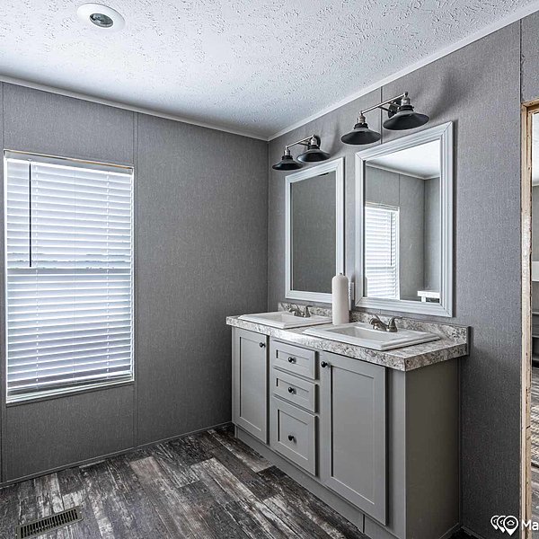 Reserve / The Reserve 76 Bathroom 25746