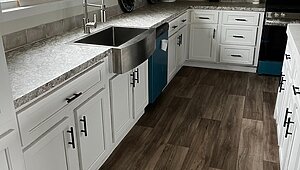 Lifestyle / Gulf 32663A Interior 85218