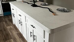 Lifestyle / Gulf 32663A Interior 85220