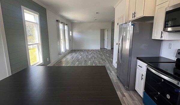 884 Yaupon Ct SW, Calabash, NC 28467 / Raven H-2483N-PS Kitchen 83017