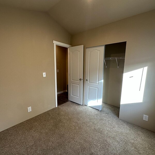 Cascadia Value / DU12321T Interior 85782