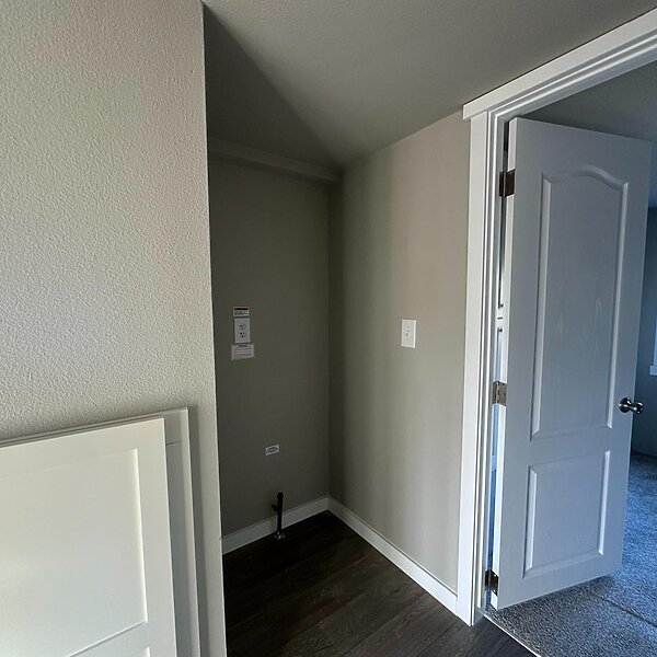 Cascadia Value / Special Edition 12351X Interior 85775