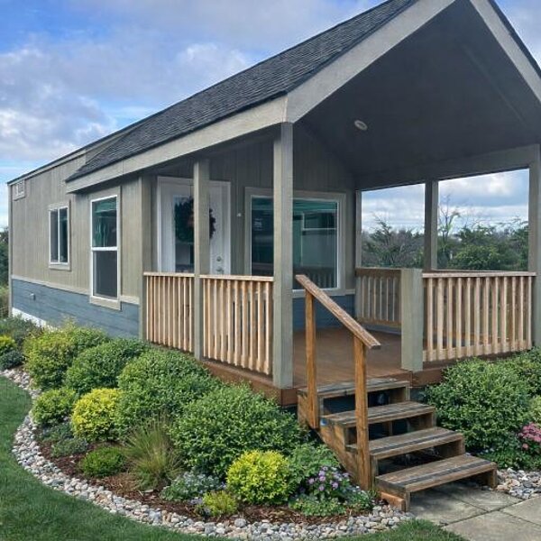 Cascadia Value / Special Edition 12351X Exterior 85766