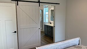 Genesis / 9921AJ Interior 81489