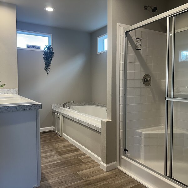 Pure Series / 28604M Interior 85818