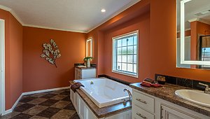 Platinum Homes / The Timberline X-7019 Bathroom 15141