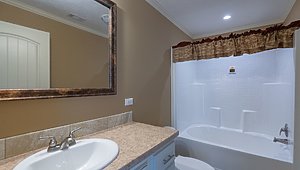Platinum Homes / The Timberline X-7019 Bathroom 15146