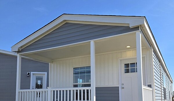 Cavco / The Retreat XL 16602Y Exterior 86970