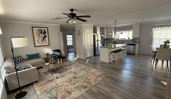 The Summit / 28483A Interior 85550