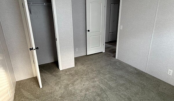 The Summit / 28483A Interior 85554