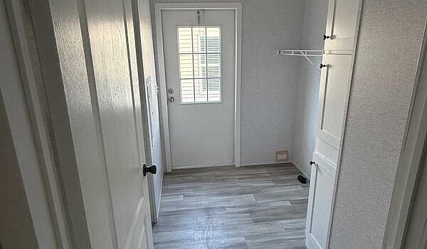 The Summit / 28483A Interior 85558
