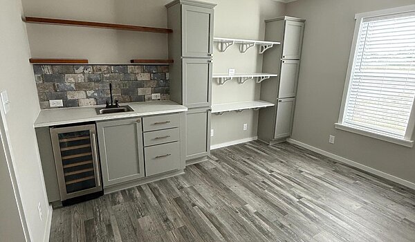 ON CLEARANCE / Kash EL28563A Interior 85754