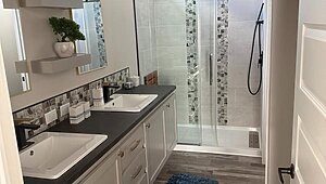 ON CLEARANCE / Kash EL28563A Interior 85757