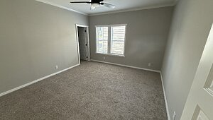 EL Series / Ivy 340EL30643B Interior 85904