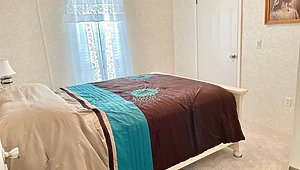 Whispering Pines Manufactured Home Community / 1729 Sugar Pine Ave Bedroom 33186