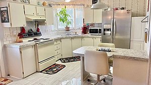 Whispering Pines Manufactured Home Community / 1726 Conifer Ave Kitchen 34017