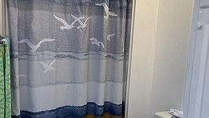 Cypress Lakes / 2889 Peavine Trail Bathroom 40202