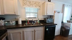Whispering Pines Largo / 7501 142nd Ave. N. Lot 507 Kitchen 43386