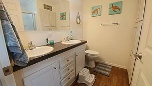 Whispering Pines Largo / 7501 142nd Ave. N. Lot 507 Bathroom 43403