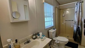 Sunshine Village Resort / 2288 SE 100th Lane Box 21 Bathroom 45424