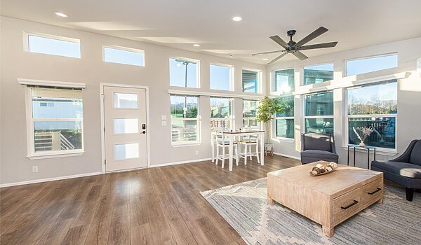 The Pacific / Series Interior 86817