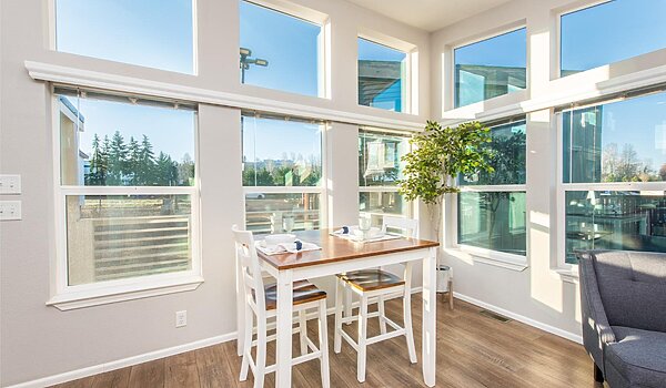 The Pacific / Series Interior 86821