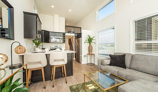 The / Townsend Interior 86788