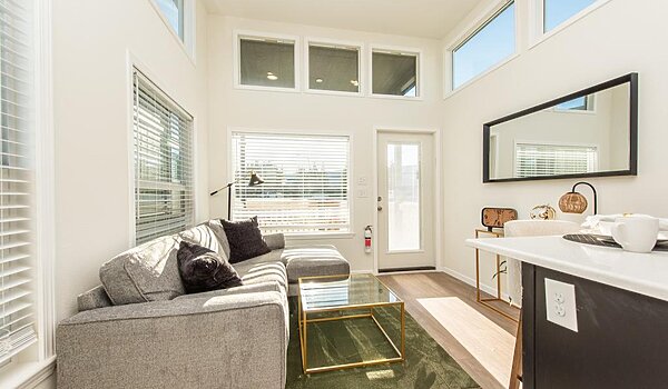 The / Townsend Interior 86790