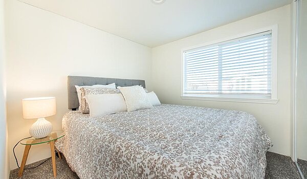 The / Townsend Interior 86796