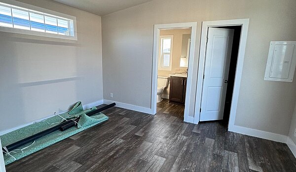 The / Evergreen Interior 86845