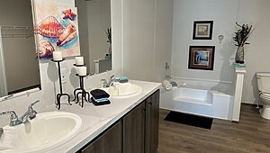 Phoenix / The Phoenix 32563A Interior 81510
