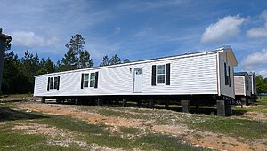 Lifestyle / The Raven 16763A Exterior 91848