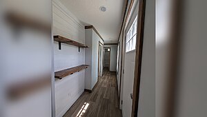 Lifestyle / The Raven 16763A Interior 91851