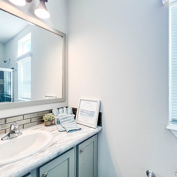 Palm Harbor / The Paradise PL15401A Bathroom 76186