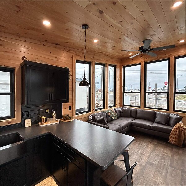 7-Series / Non-Loft 7-108 Interior 87931