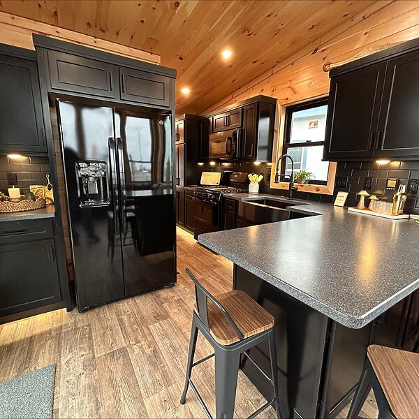 7-Series / Non-Loft 7-108 Interior 87932