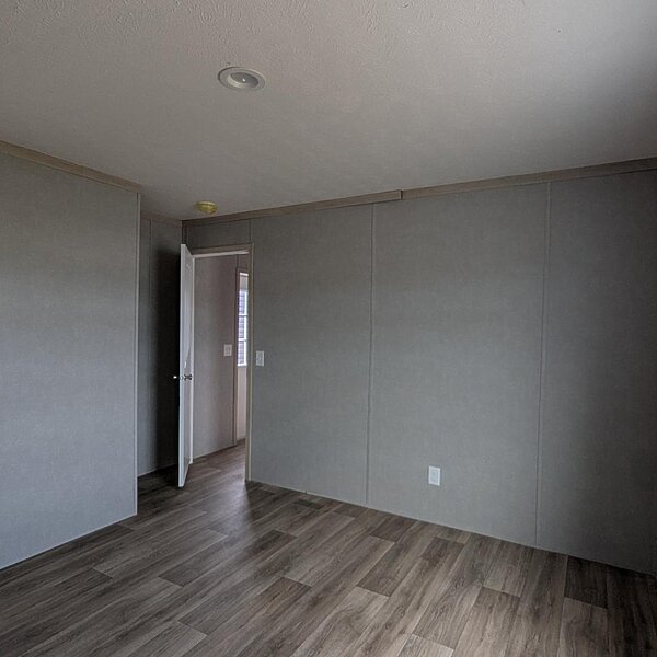 Berkshire / 14562P Interior 83637