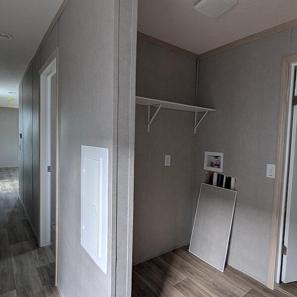Berkshire / 14562P Interior 83639