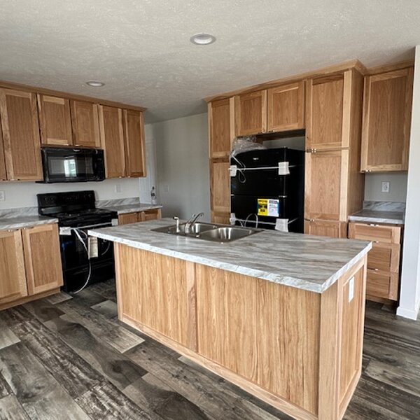 Landmark Singlewide / LM16763B (1L1028-V) Interior 84756