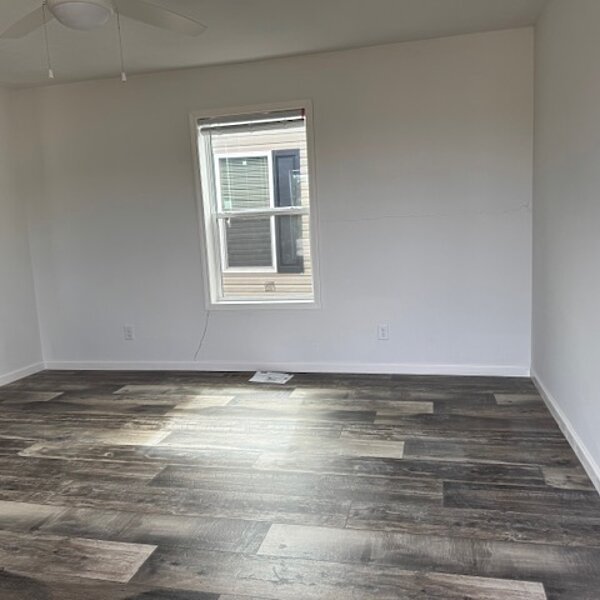 Landmark Singlewide / LM16763B (1L1028-V) Interior 84757