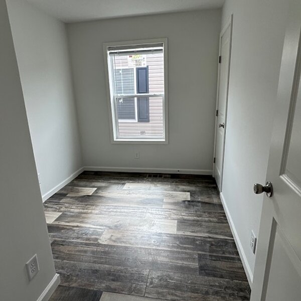 Landmark Singlewide / LM16763B (1L1028-V) Interior 84760