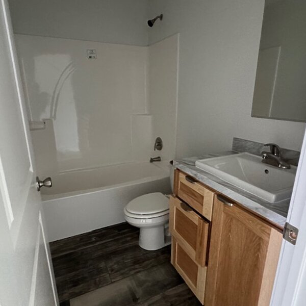 Landmark Singlewide / LM16763B (1L1028-V) Interior 84763